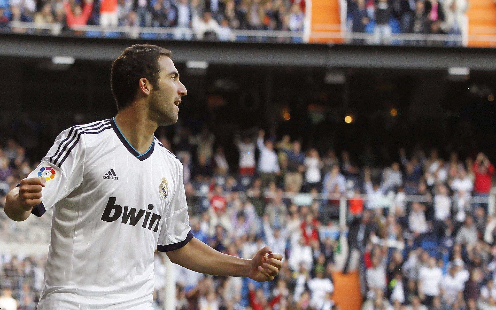 湖人瞄准篮网防守核心 克拉克斯顿或成紫金军团新支柱