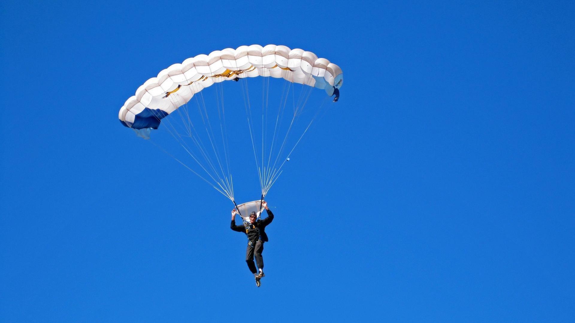 克鲁兹生涯谢幕战敲定，前UFC雏量级冠军确认与丰特对决后退役