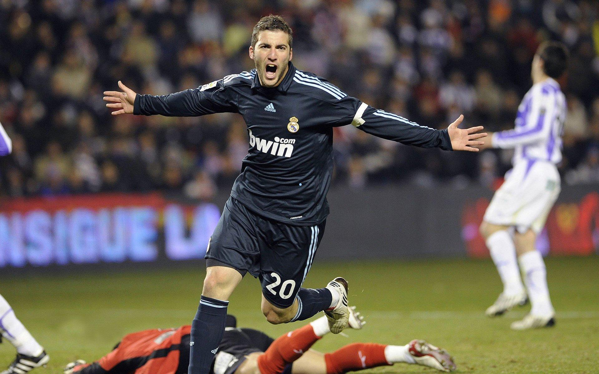 皇马锋线新星马斯坦托诺右脚劲射建功 斩获欧冠生涯首球助球队告捷